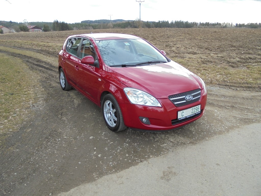 Ford Ka 1.2i,KLIMA,MOC PĚKNÝ